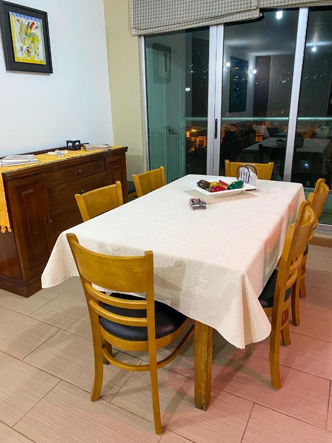 2 Rooms, 1 King Size Bed, 64" Smart Hdtv Guatemala City Екстер'єр фото